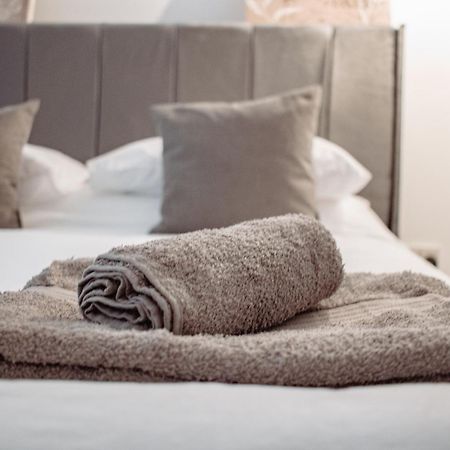 Central & Spacious, Sleeps 8, Perfect For Groups Leeds  Luaran gambar