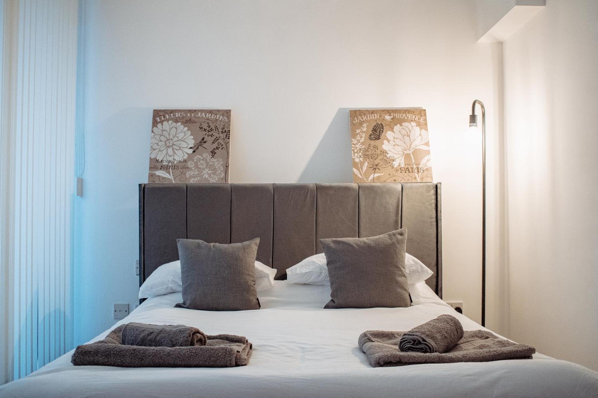 Central & Spacious, Sleeps 8, Perfect For Groups Leeds  Luaran gambar