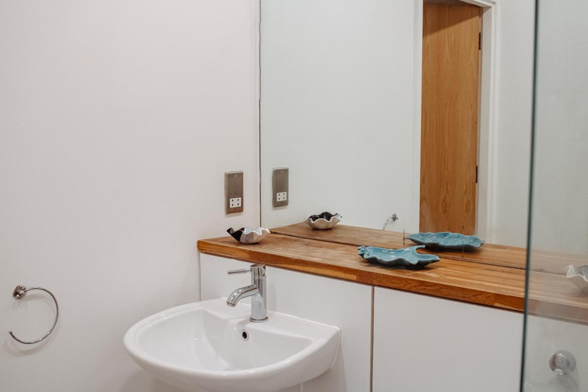 Central & Spacious, Sleeps 8, Perfect For Groups Leeds  Luaran gambar