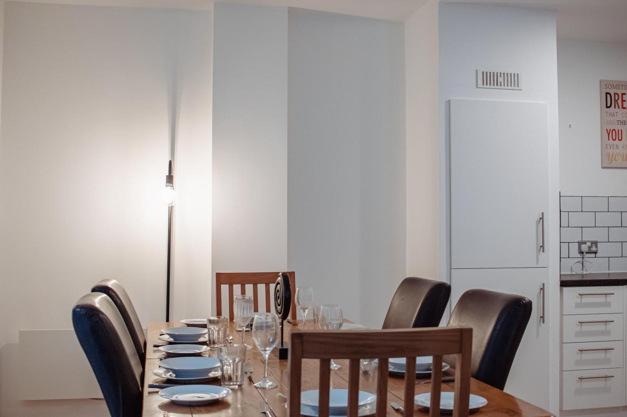 Central & Spacious, Sleeps 8, Perfect For Groups Leeds  Luaran gambar