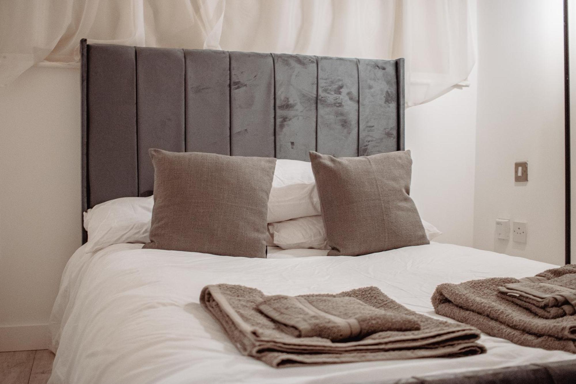 Central & Spacious, Sleeps 8, Perfect For Groups Leeds  Luaran gambar