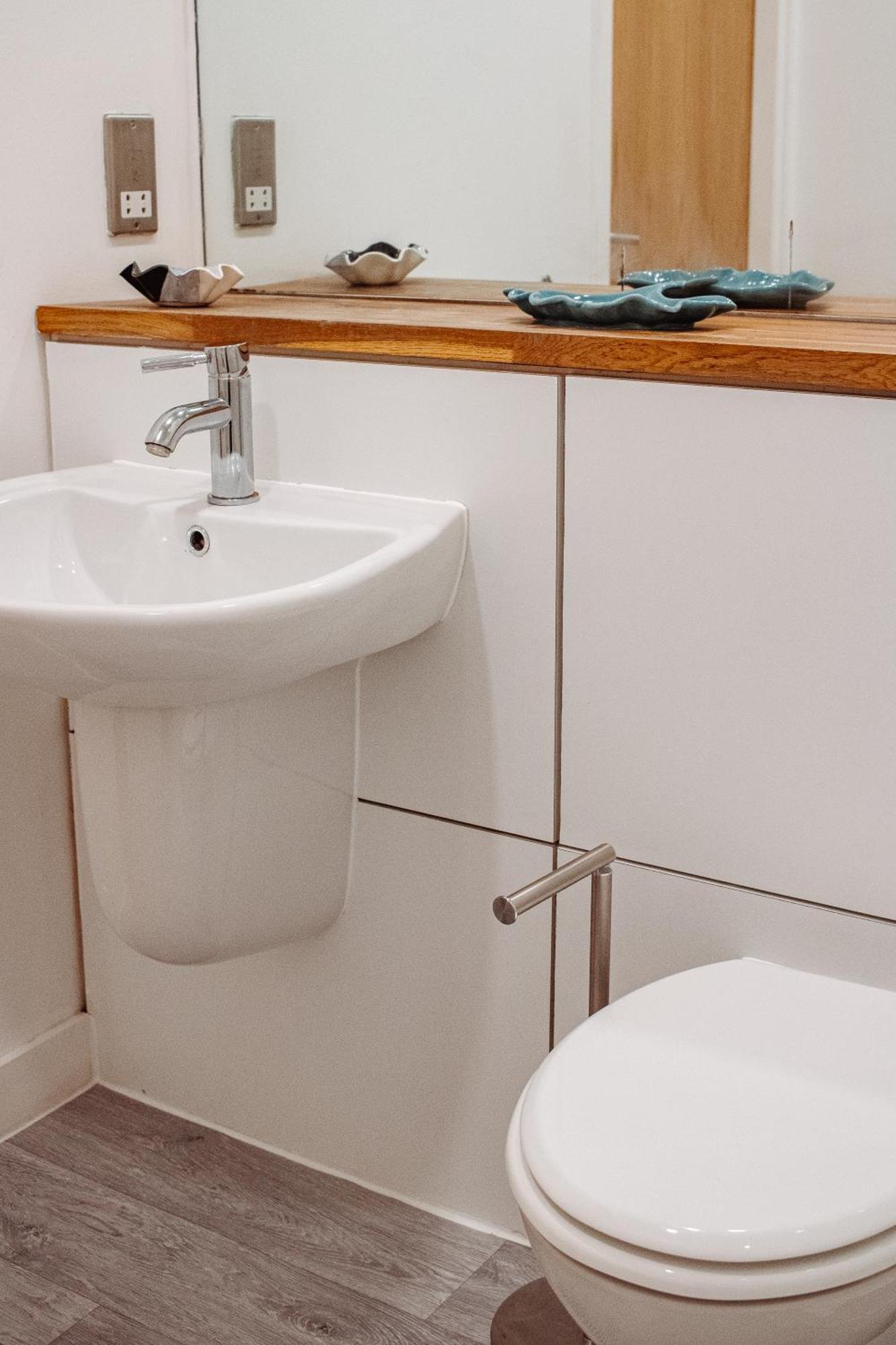 Central & Spacious, Sleeps 8, Perfect For Groups Leeds  Luaran gambar