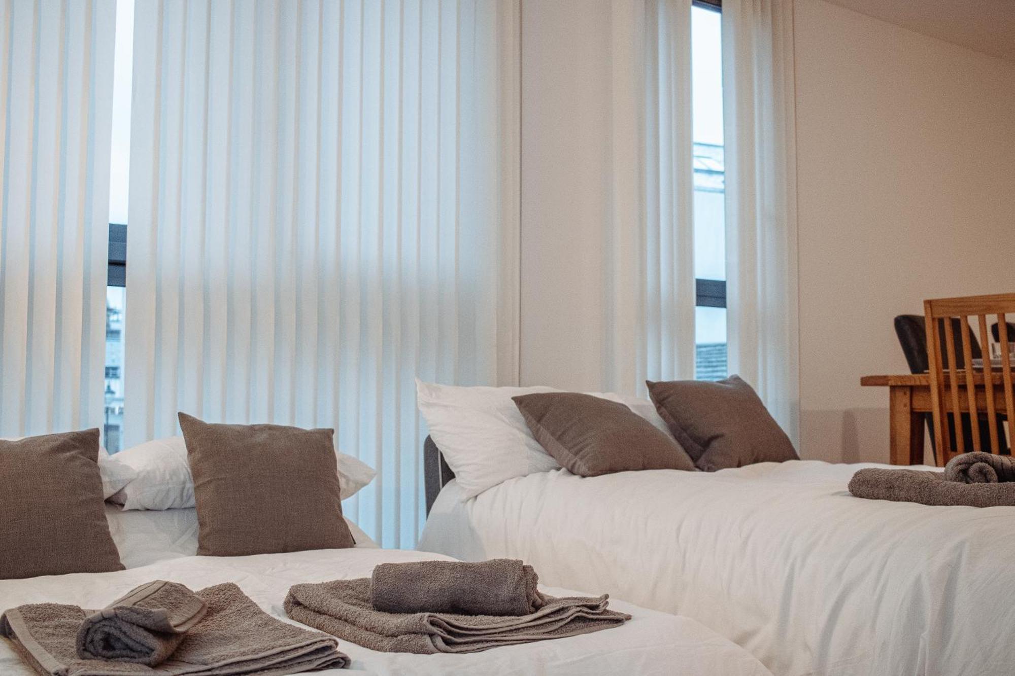 Central & Spacious, Sleeps 8, Perfect For Groups Leeds  Luaran gambar